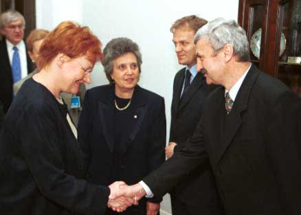 Prezydent Tarja Halonen, marszałek Alicja Grześkowiak, wicemarszałek Donald Tusk, senator Krzysztof Majka