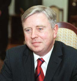 Przewodniczący Parlamentu Europejskiego Pat Cox